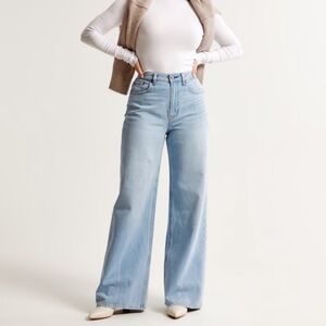 A&F Curve Love High Rise Wide Leg Jean